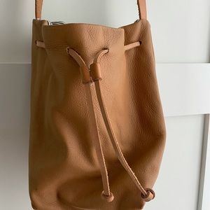 Like new leather bucket bag